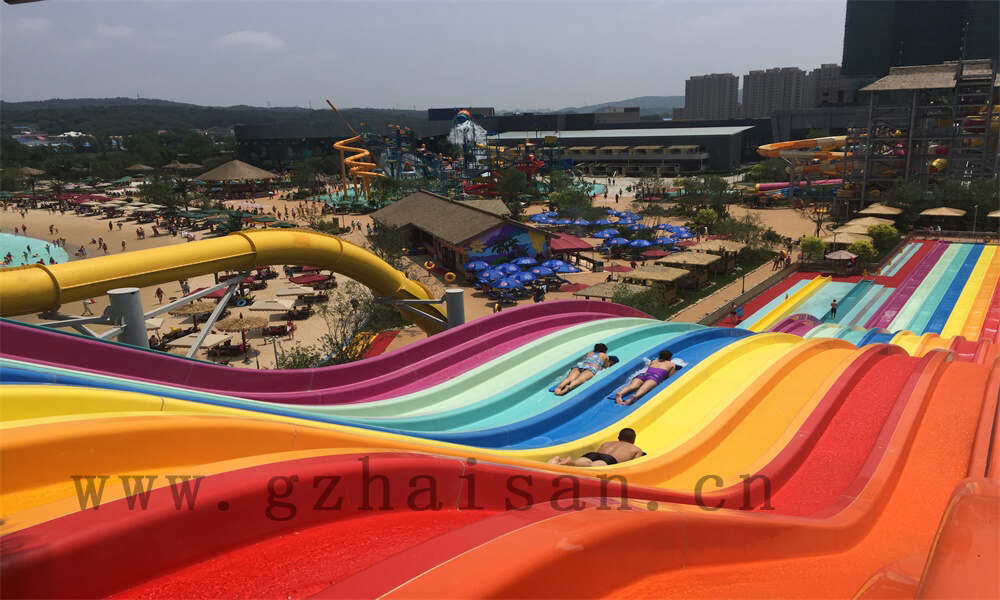 水上乐园设备厂家：7月水上乐园扎推开业