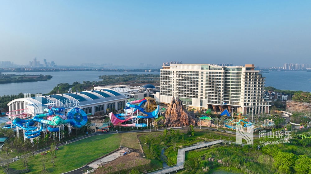 科技铸就非凡体验，专业成就行业标杆——今年会jinnianhui,今年会官方网站游乐荣膺2025金冠奖“杰出水滑道设备奖”